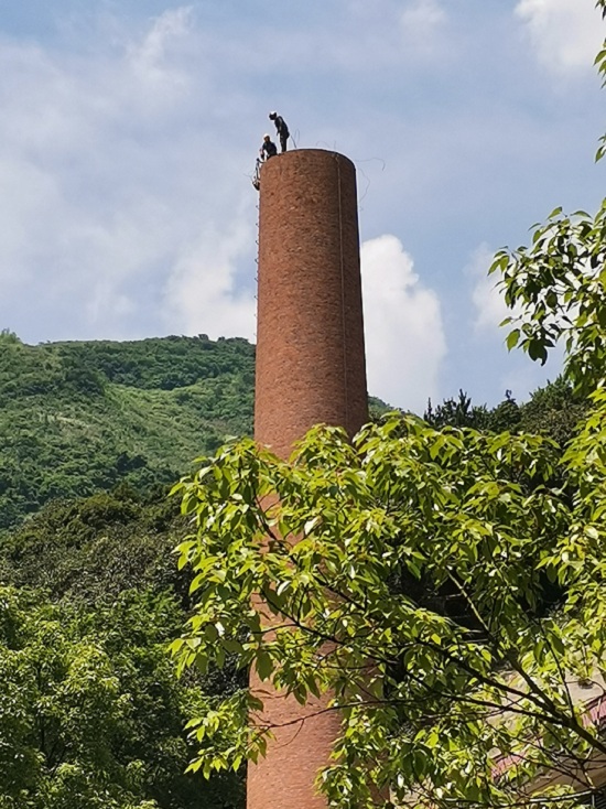 煙囪拆除公司:技術(shù)超前的實力商家